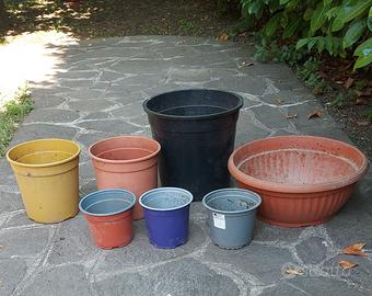 Vasi in plastica rigidi