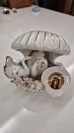 Capodimonte Vintage  Scultura in Porcellana e Oro 
