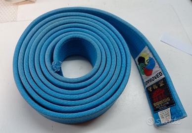 Cintura Shureido blu approvata dalla World Karate