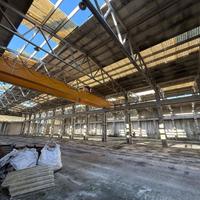 Capannone industriale con carroponti