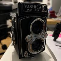 Yashica MAT 124