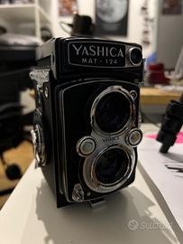 Yashica MAT 124