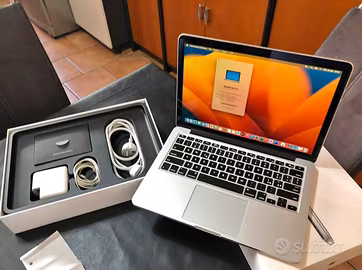 Macbook pro i7 early 2015 8Gb RAM  512Gb SSD Batte