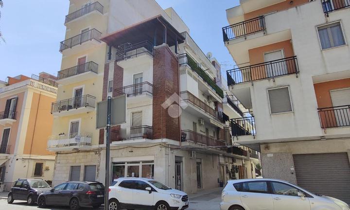 2 LOCALI A MARGHERITA DI SAVOIA