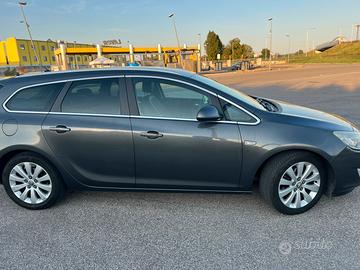 Opel astra 2011