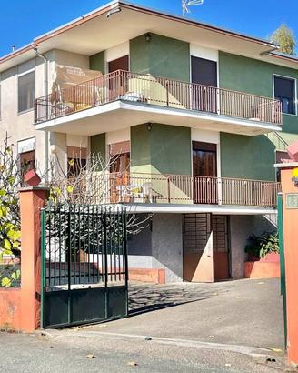 Villa di 384 m² con più di 5 locali e box auto dop