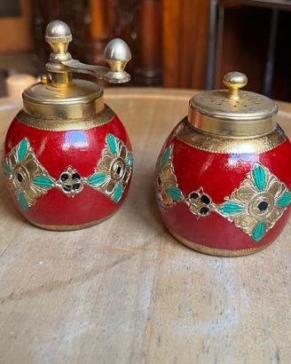 Set Saliera e Macinapepe Vintage in Legno