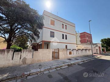 3 LOCALI A BRINDISI