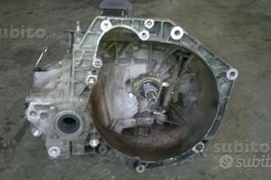 Cambio Alfa 156 2001 1900cc TD AR37101