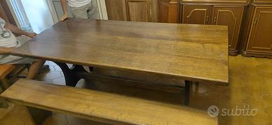 Tavolo in legno massello