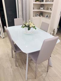 Tavolo allungabile in vetro bianco