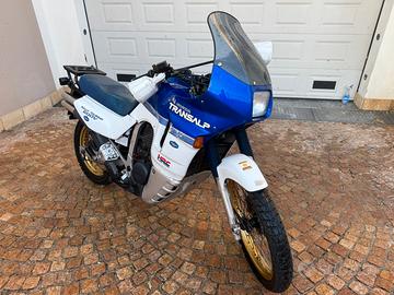 Honda Transalp 600 epoca
