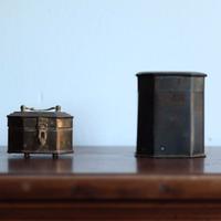 Salvadanaio e porta sigari in metallo