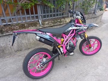 Suzuki Valenti N01 50 FUCSIA