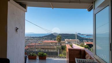 4 LOCALI A POZZUOLI
