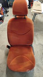 Sedile anteriore sx (conducente) C2 2004