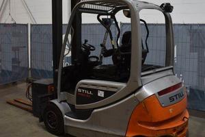 Muletto elettrico 3000kg marca STILL modello RX 60