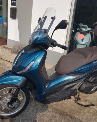 BEVERLY 400 HPE 2022 3800 KM