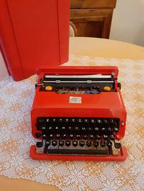 macchina da scrivere Olivetti lettera 22
