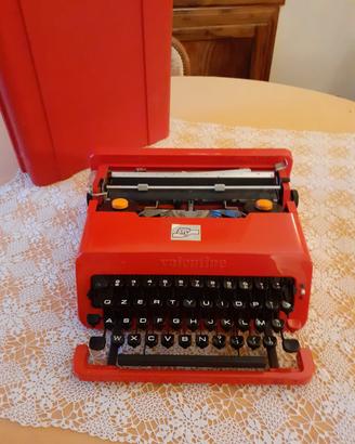 macchina da scrivere Olivetti lettera 22