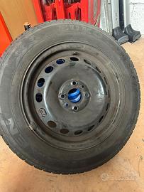 175/70/r14 4 cerchi con 4 gomme  invernali