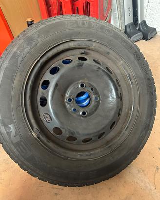 175/70/r14 4 cerchi con 4 gomme  invernali