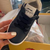 Sneakers bimbo nuove mai indossate