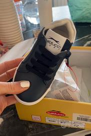 Sneakers bimbo nuove mai indossate