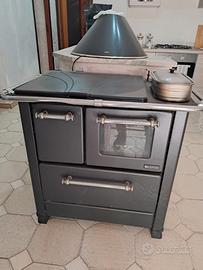 cucina a legna con cappa 
