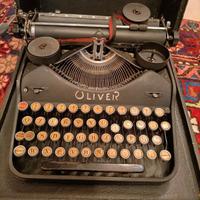 Macchina da scrivere vintage Oliver portatile