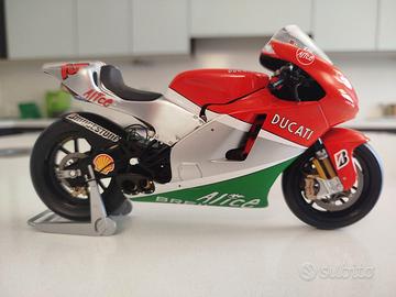 Minichamps 1:12  Ducati  D16 Gibernau  motogp06