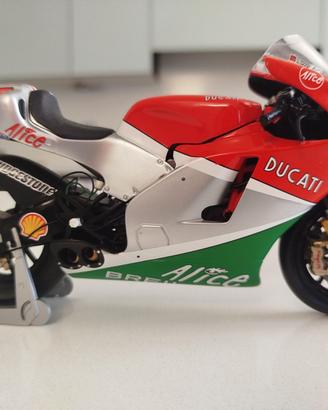 Minichamps 1:12  Ducati  D16 Gibernau  motogp06