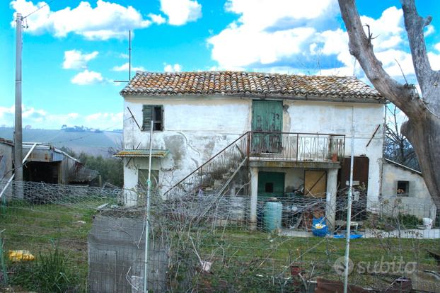 Montemarciano casa colonica + terreno