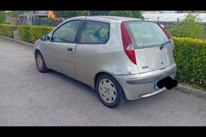 Auto da sistemare