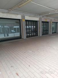 NEGOZIO al Lido degli Estensi