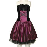 Elegante abito da sera viola in velluto e taffetà