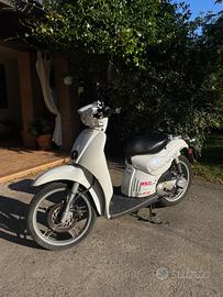 Aprilia Scarabeo 50 2T Street - 2011