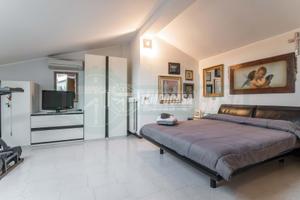 AMPIO 3 LOCALI MANSARDATO IN PLURIFAMILIARE