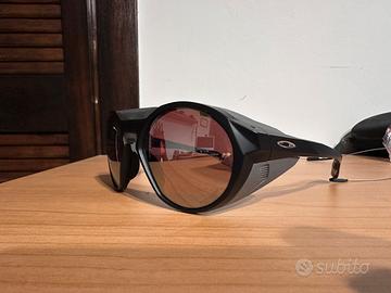 Oakley Clifden