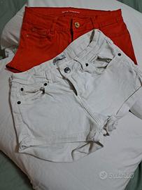 Due Pantaloncini shorts bianco e rosso arancio 