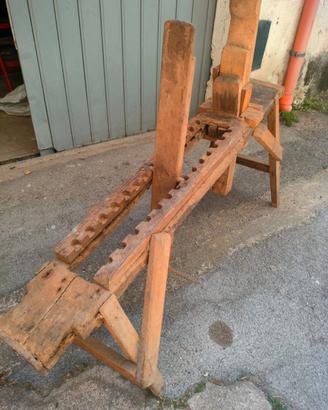 Banco da lavoro per falegname in legno.