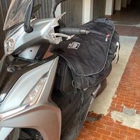 Coprigambe Tucano per Kymco Agility 300 e Honda SH