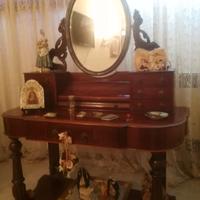 Toilettina piuma di mogano