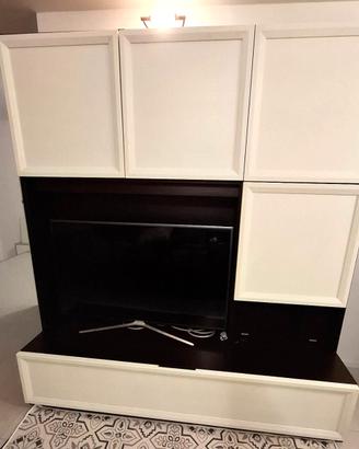 Credenza moderna capiente e dal design elegante