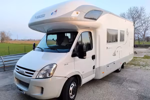 MOBILVETTA HUARI CON GARAGE PAT.B