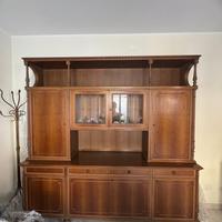 Mobile di pregio in noce