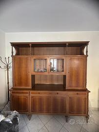 Mobile di pregio in noce