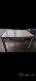 Tavolo allungabile effetto rovere chiaro 