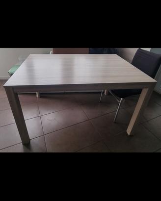 Tavolo allungabile effetto rovere chiaro 