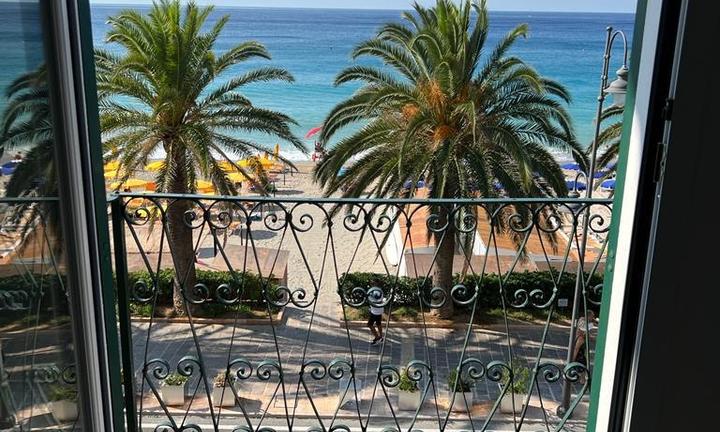 Casa fronte mare Varigotti